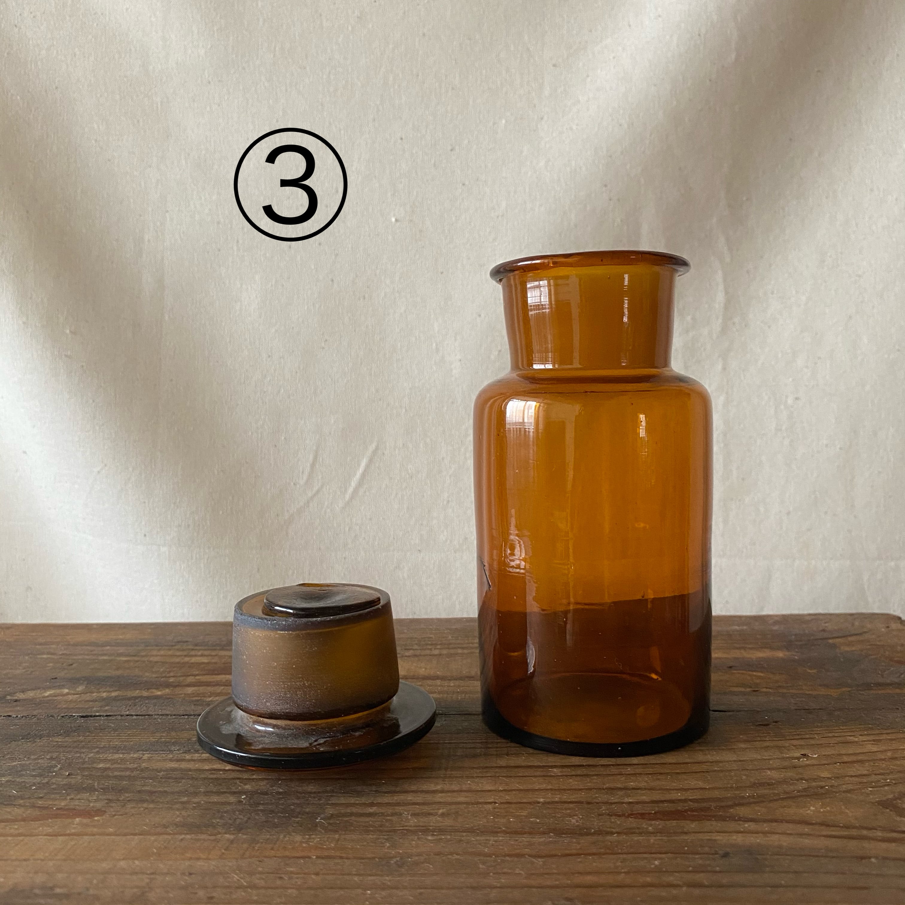 細かい気泡の入った古い薬瓶(単品売り) | tsuyukusa store 細かい気泡の入った古い薬瓶(単品売り) | tsuyukusa store