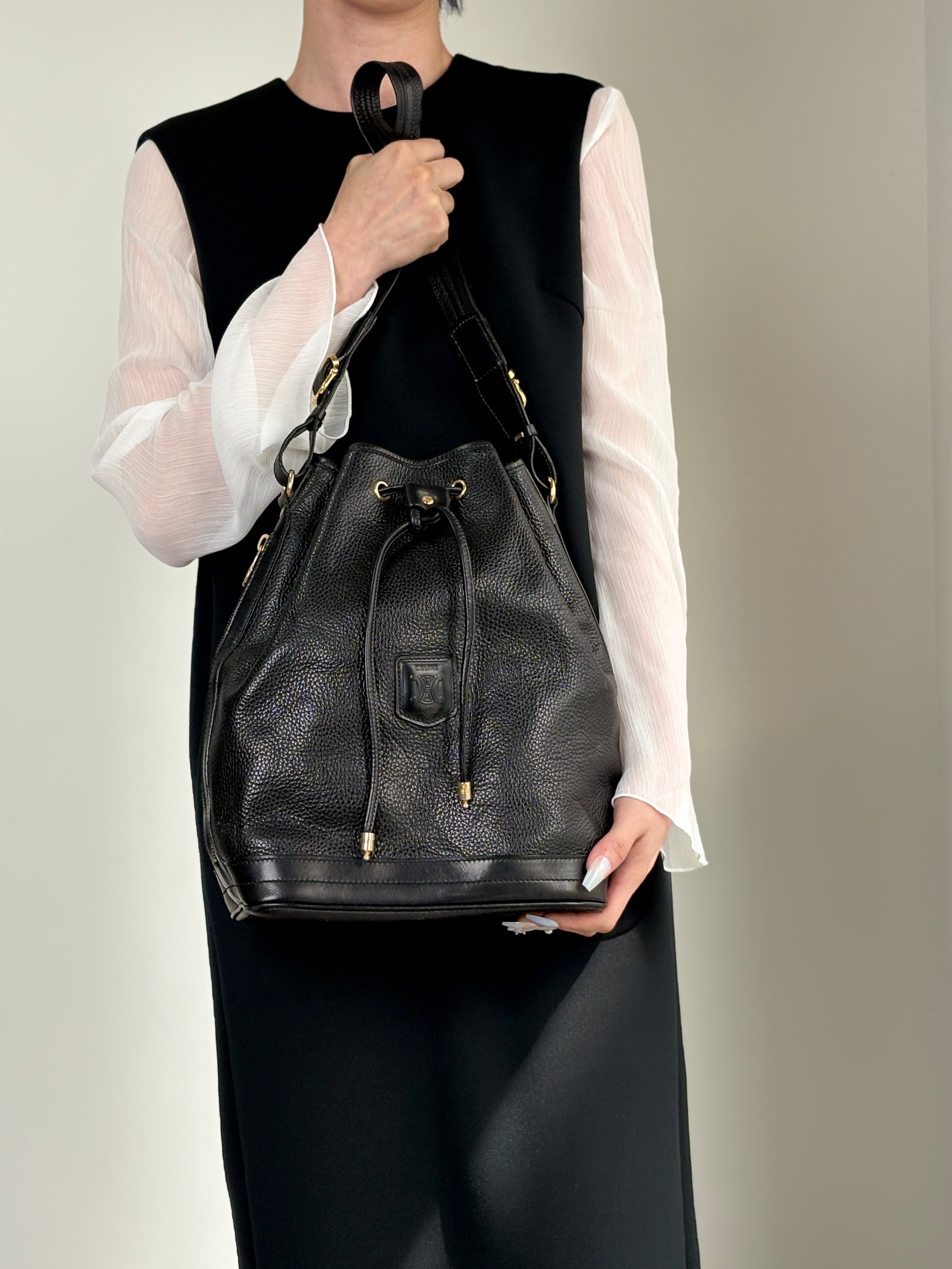 CELINE セリーヌ ショルダーバッグ ブラック ブラゾン型押し レザー 巾着 vintage ヴィンテージ オールド 6uw6d7