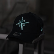 【gifthat別注】NEW ERA 940/9FORTY シアトル・マリナーズBLACK SEAGLASS