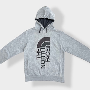 【THE NORTH FACE】ビッグロゴ 縦ロゴ プリント パーカー プルオーバー スウェット フーディー hoodie アウトドア M グレー ノースフェイス us古着