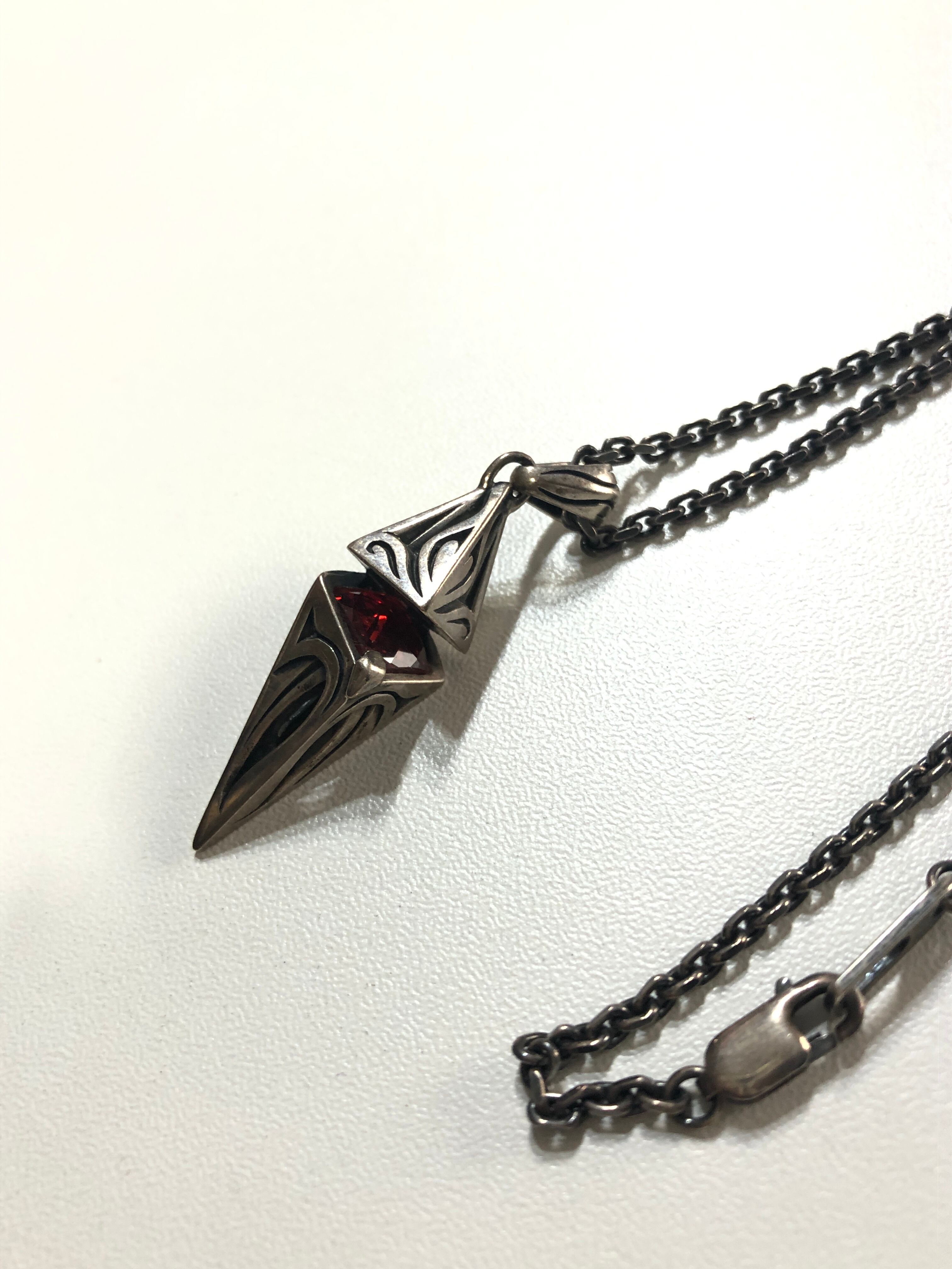 500971 エムズコレクション レッド ペンディラム トライバル ネックレス
