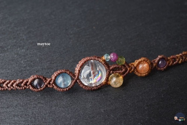 レインボー水晶(アイリスクォーツ)七色天然石*厄除けブレスレット<厄年のお守りに>