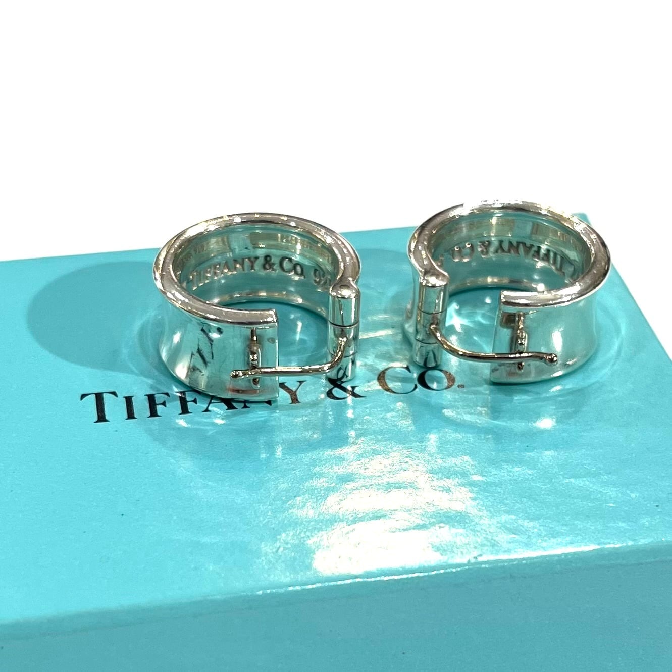希少【TIFFANY&CO.】【ピアス】2635 T&CO SV925／1997刻印／重厚感ある