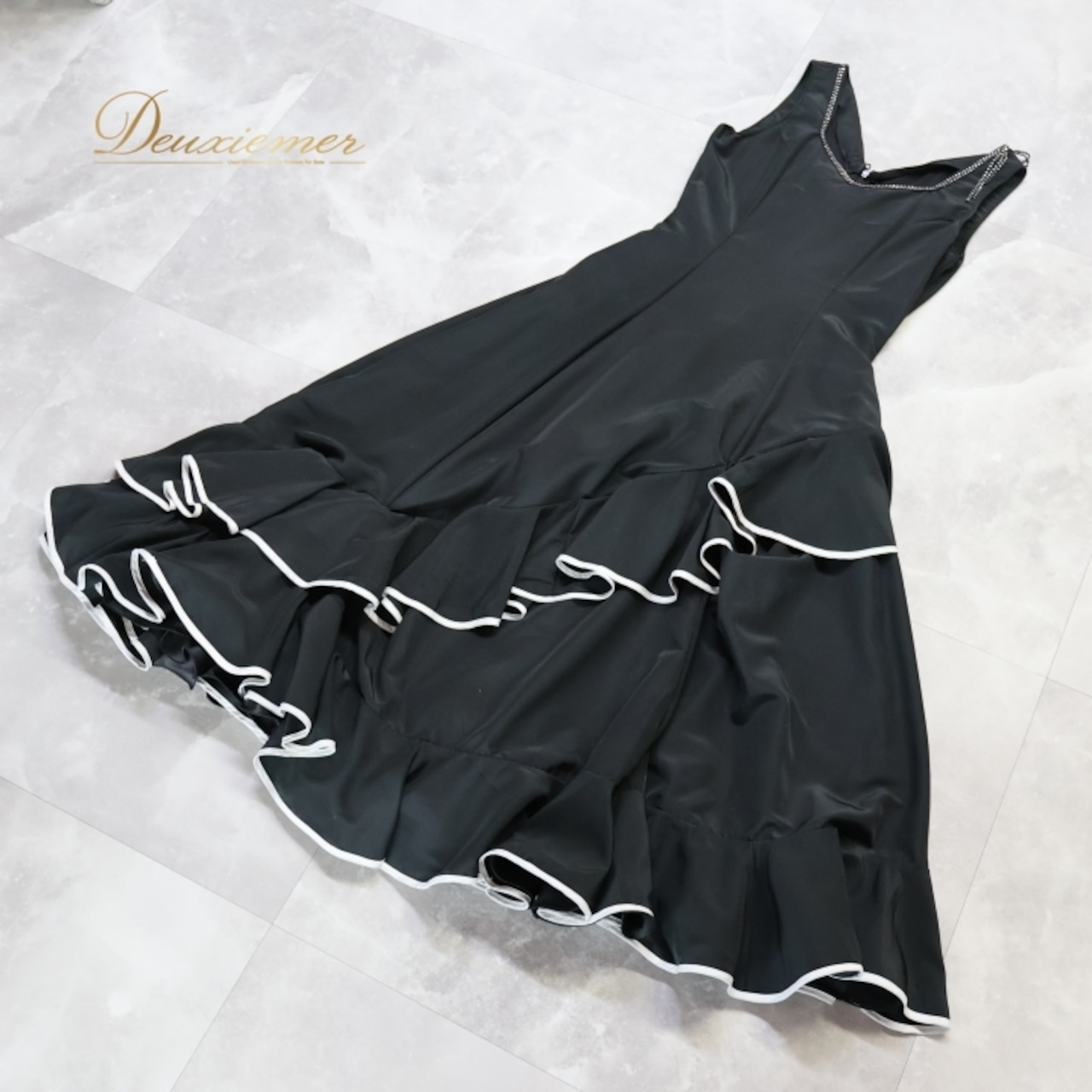 フラメンコ 衣装 ワンピース ドレス プリマブティック ブラック系 ボランテ フリル ラインストーン 黒 白 ノースリーブ シンプル ボリューム prima boutique 上品 練習 レッスン ダンス衣装 かわいい ホワイト系