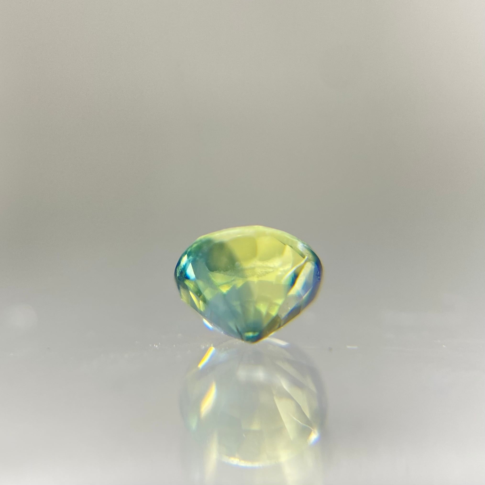 バイカラーサファイア ルース スリランカ産 0.36ct | Leticiar
