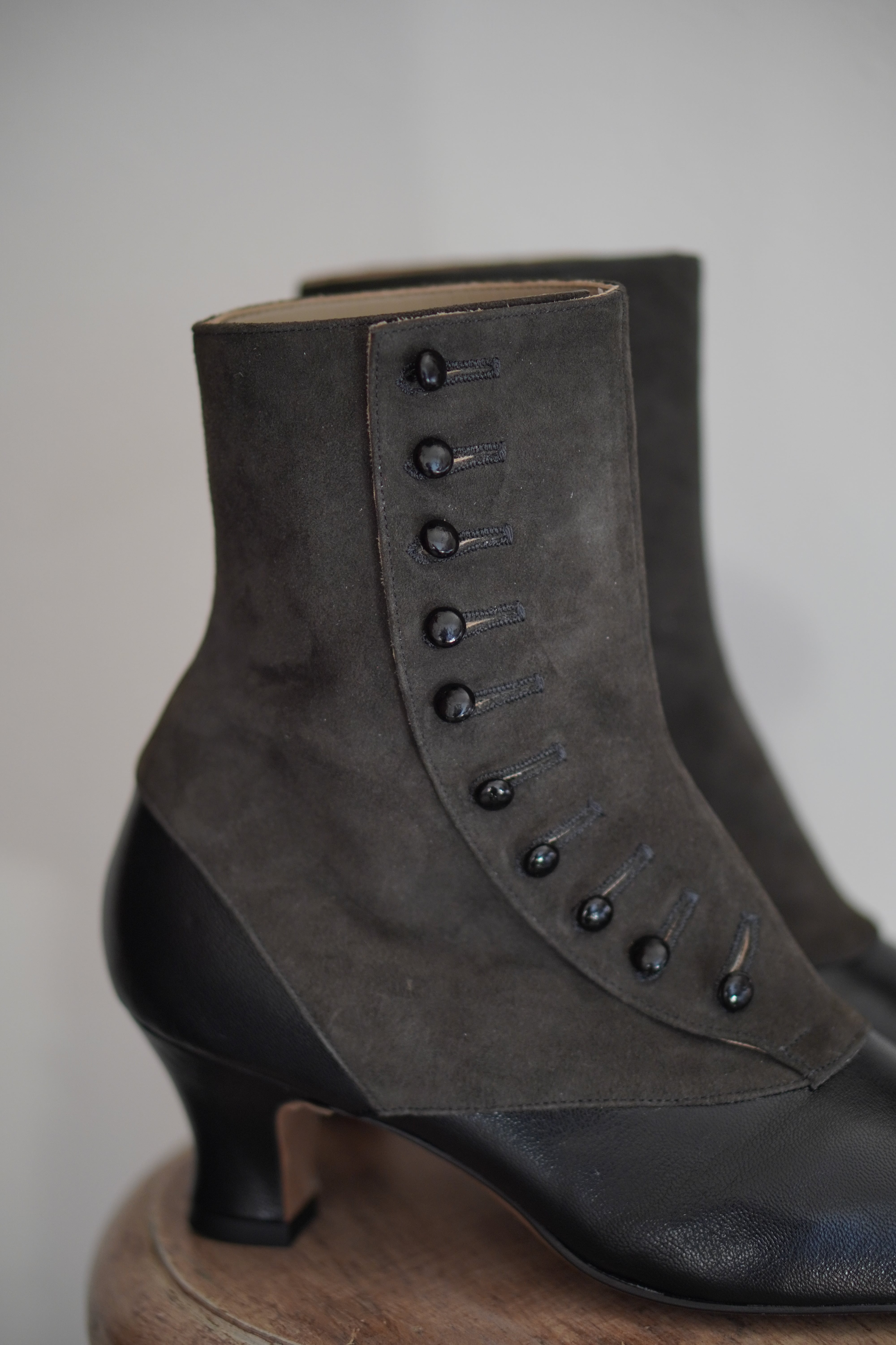 in stock 即納可 ❇︎Button top boots antique style in stock 即納可 ❇︎Button top boots antique style