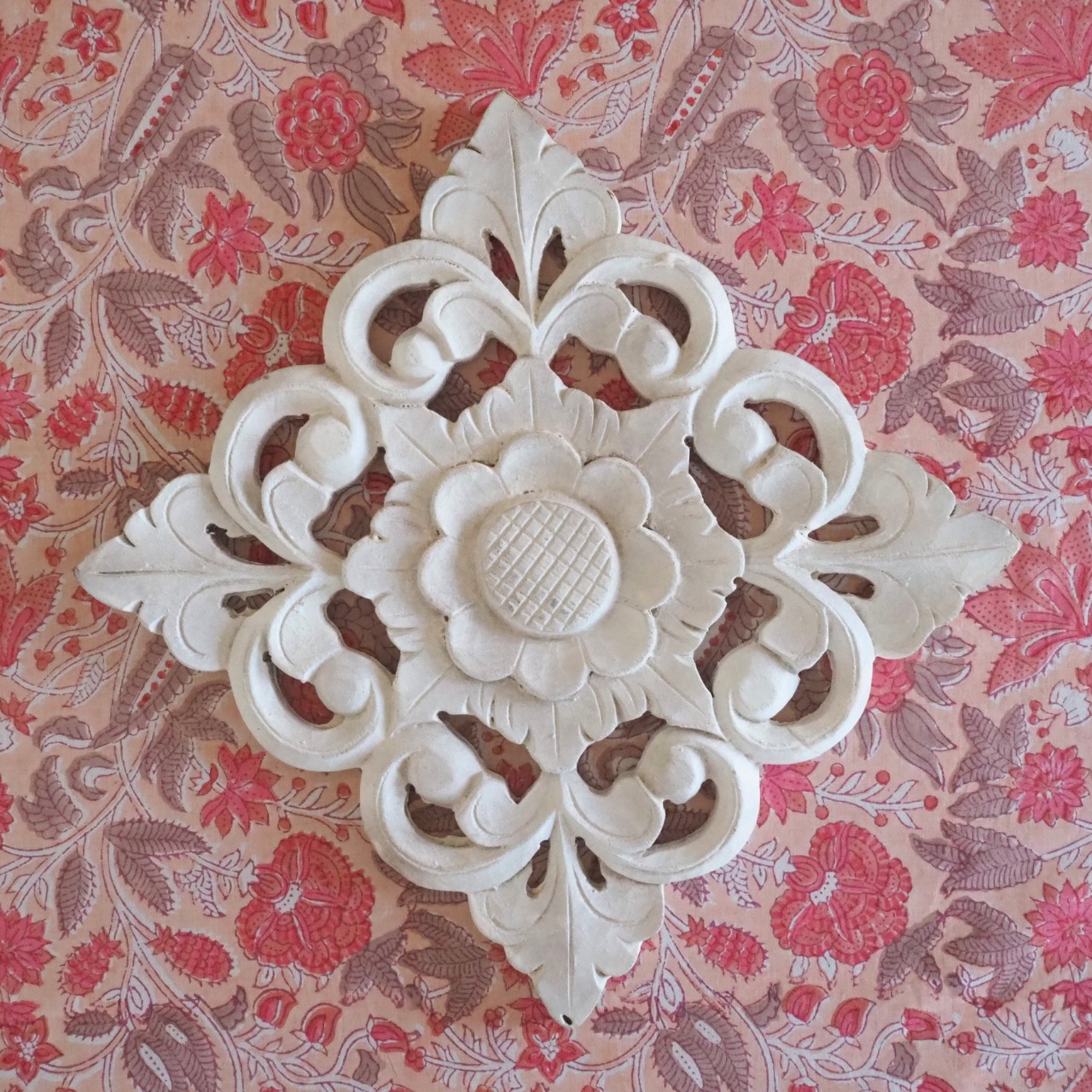 ブロックプリント生地【50cm単位】インド綿  片耳デザイン付き 花柄A コーラルピンク×ブラウン #51214-PK2