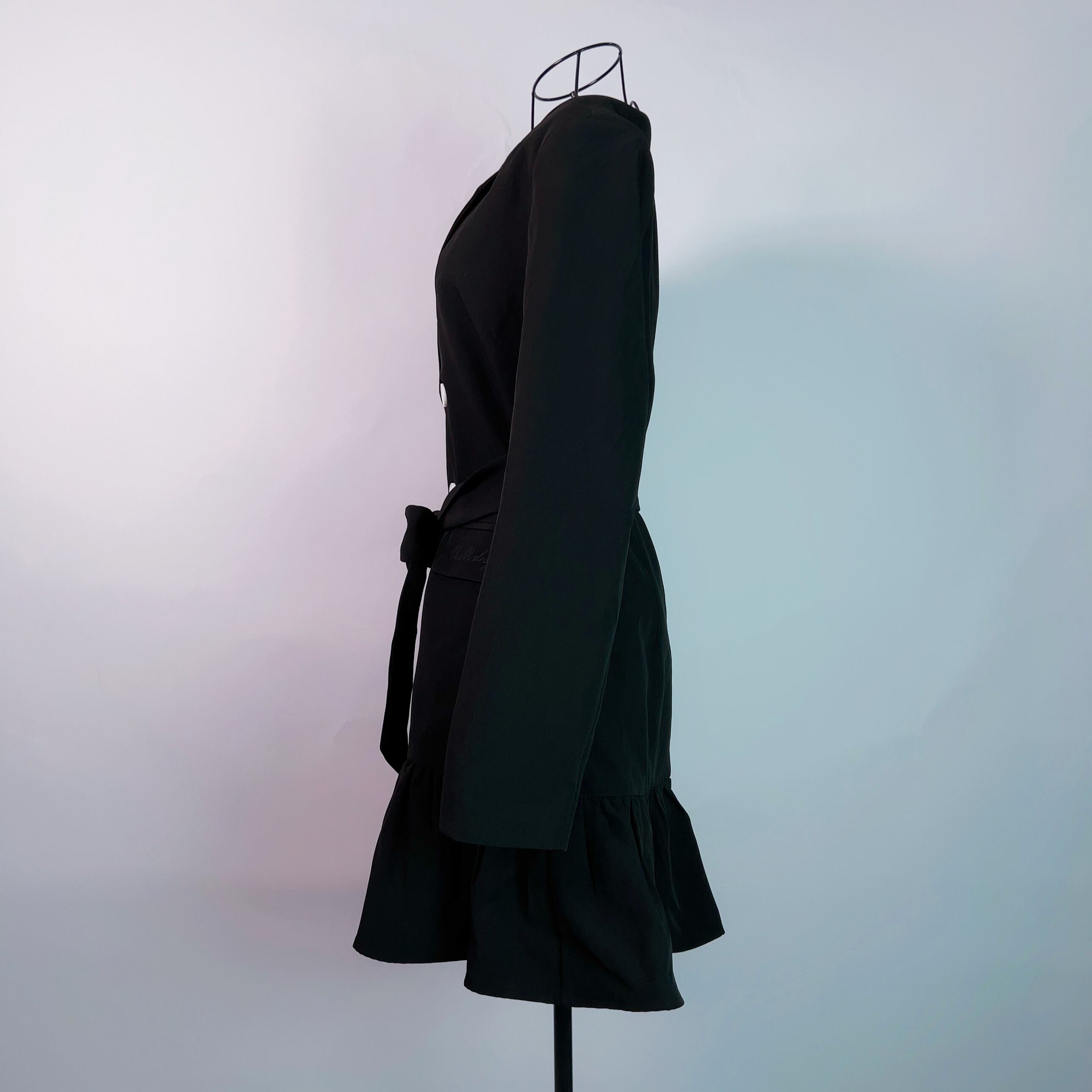 高品質 取り外し可能ベルト付き 裾フリルジャケットコート | NIER CLOTHING powered by BASE