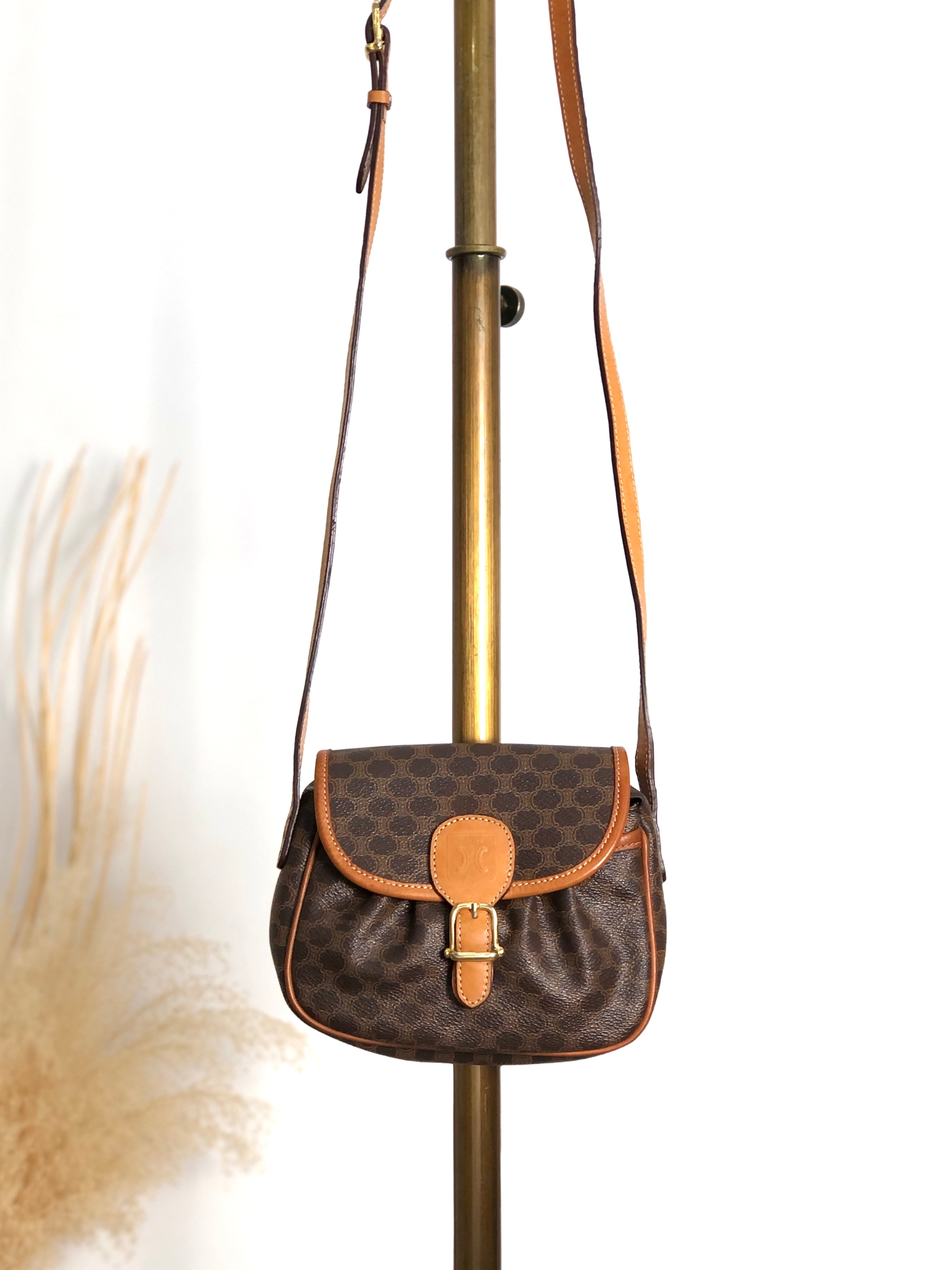 CELINE セリーヌ マカダム ショルダーバッグ ブラウン ブラゾン型押し フロントバックル PVC レザー ミニバッグ vintage ヴィンテージ オールド vryvsx