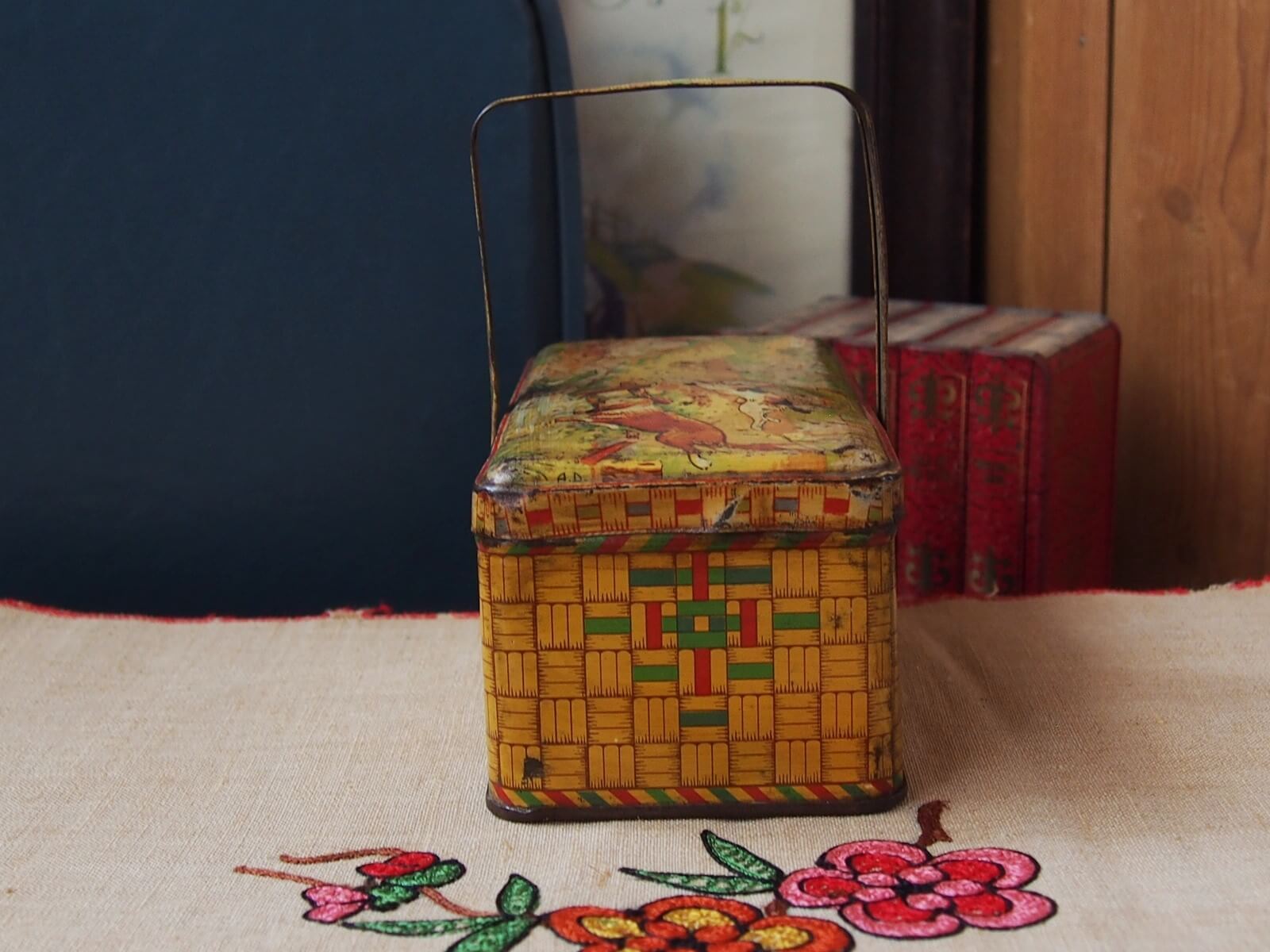 フランスアンティーク ハンドル付きお菓子缶 ビスケット缶