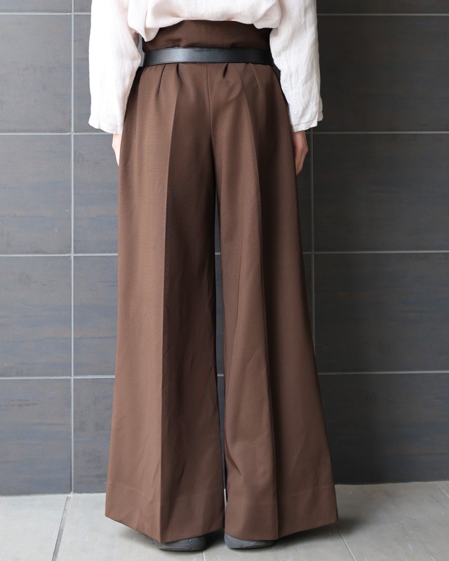 Center-pressed super wide slacks