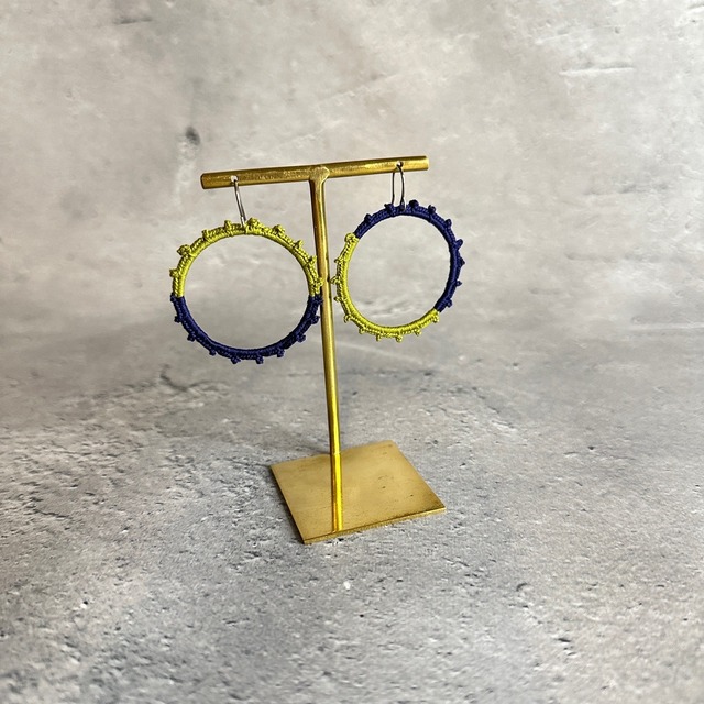 ピアス: Maru /ネイビー×ライトカーキ / sm.8 (SIKAKEPROJECT × CONTENTE)