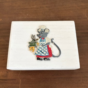 tsuitachiの木箱・ピューター製のねずみ