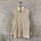Small pattern cream shirt