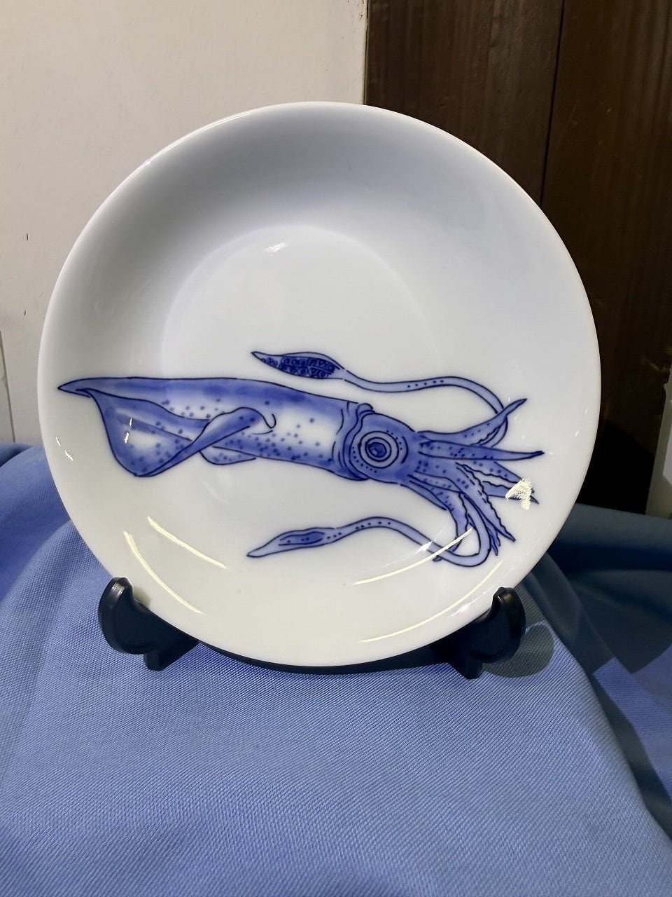 染付魚絵シリーズ イカ絵 丸型取皿14cm | yamatoku