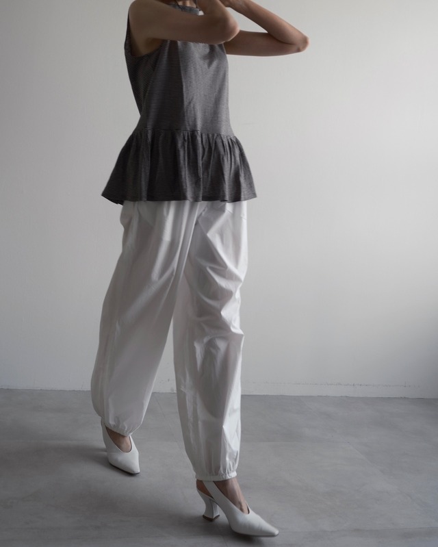 THE ROW　PEPLUM SLEEVELESS TOP