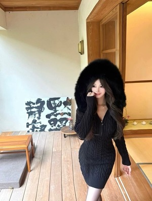 フォックスファーフードケーブル編みミニニットワンピース