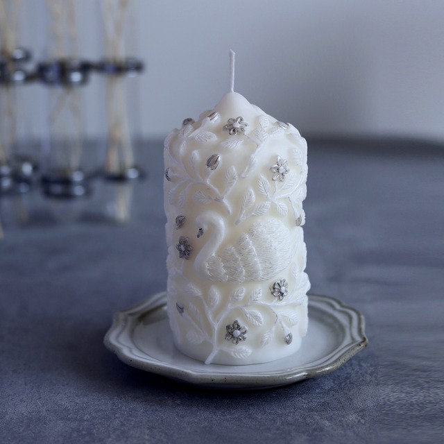 レリーフキャンドル「白鳥とクレマチス」ホワイト×ホワイト