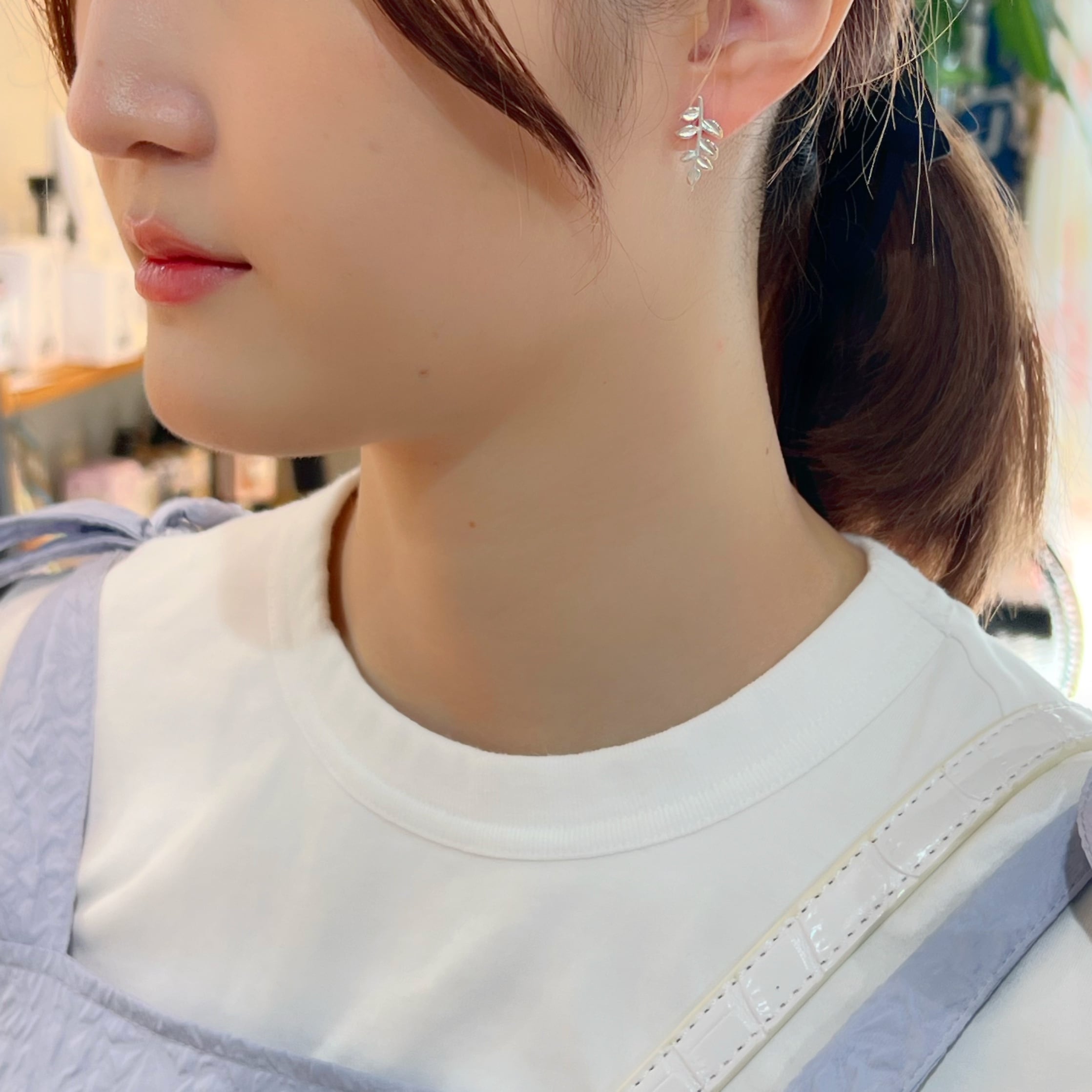 マット仕上げのリーフ スタッド ピアス | 【公式通販】鎌倉のシルバー