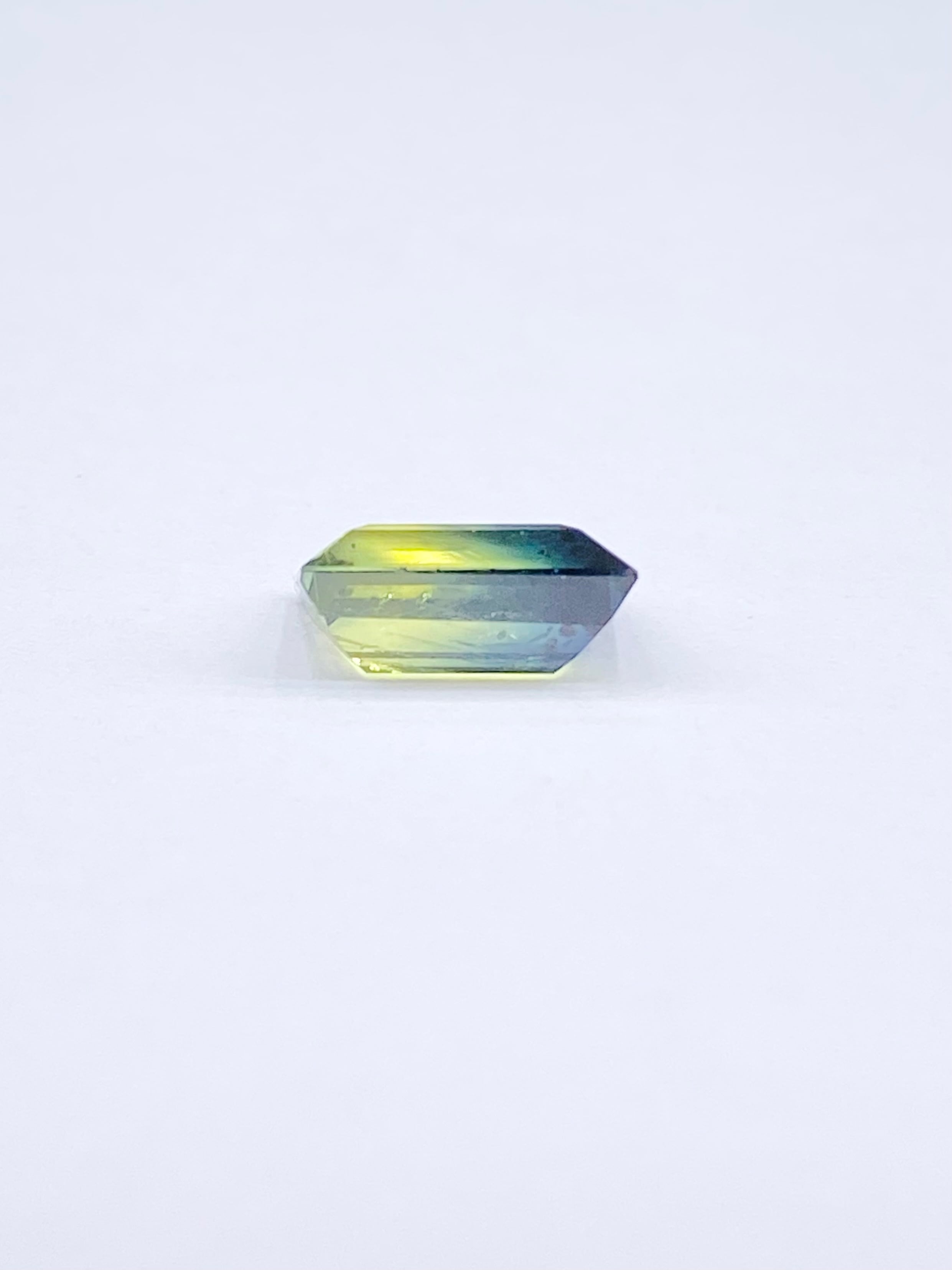 バイカラーサファイア 2.48ct ルース | シークレットベースジュエリー