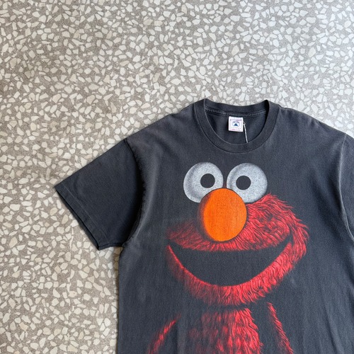 DELTA / 90’s “Horror ELMO” Tee size L