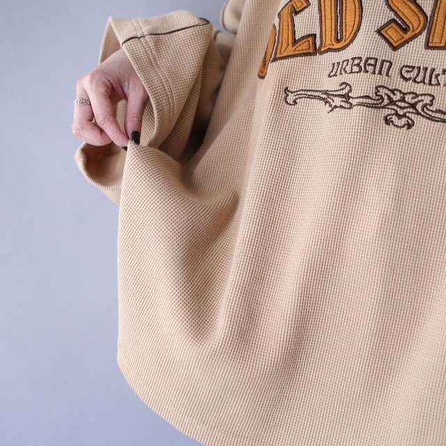 XXXX super wide silhouette front logo design thermal cut sew