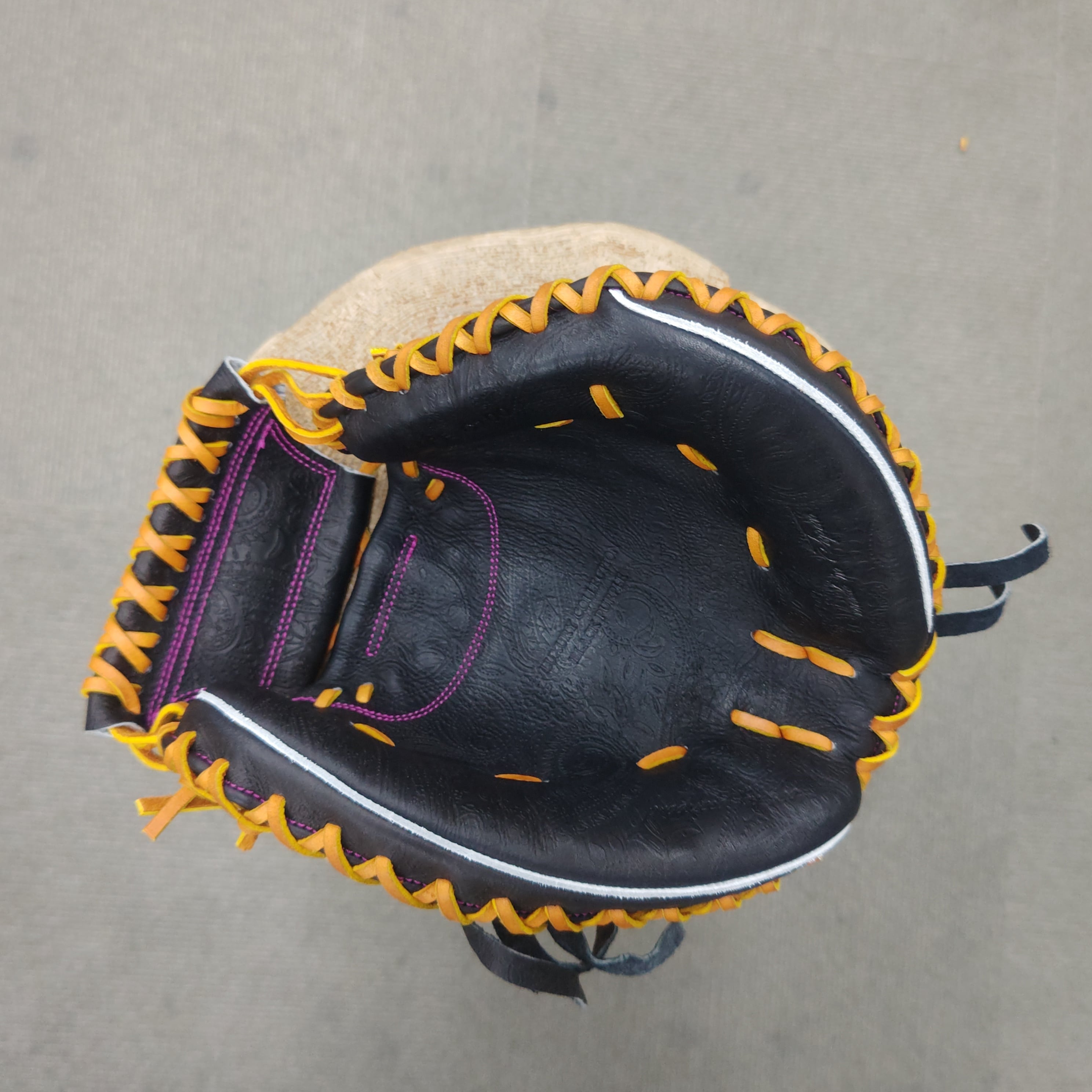 型付け済み C-100 限定品 硬式用 キャッチャーミット 要ミット 型押し