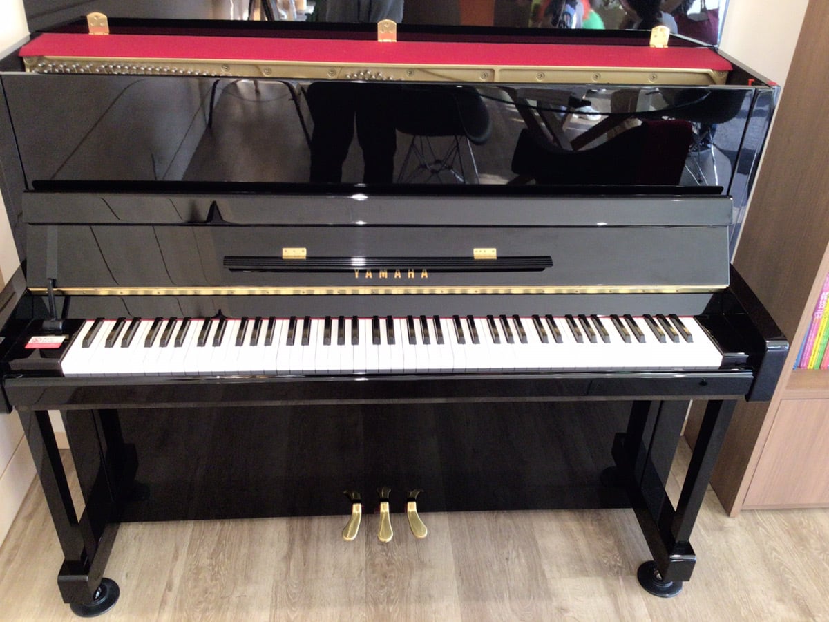 中古ヤマハアップライトピアノ　b121