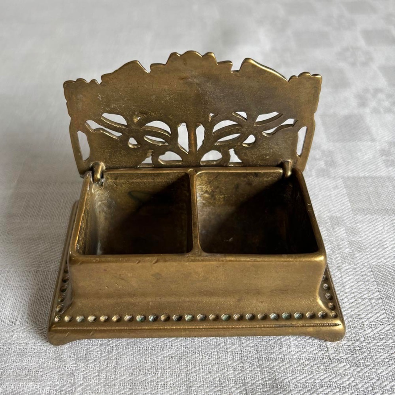 真鍮製切手入れ アールヌーボー　小物入れ　アクセサリー入れにも 12otdx13