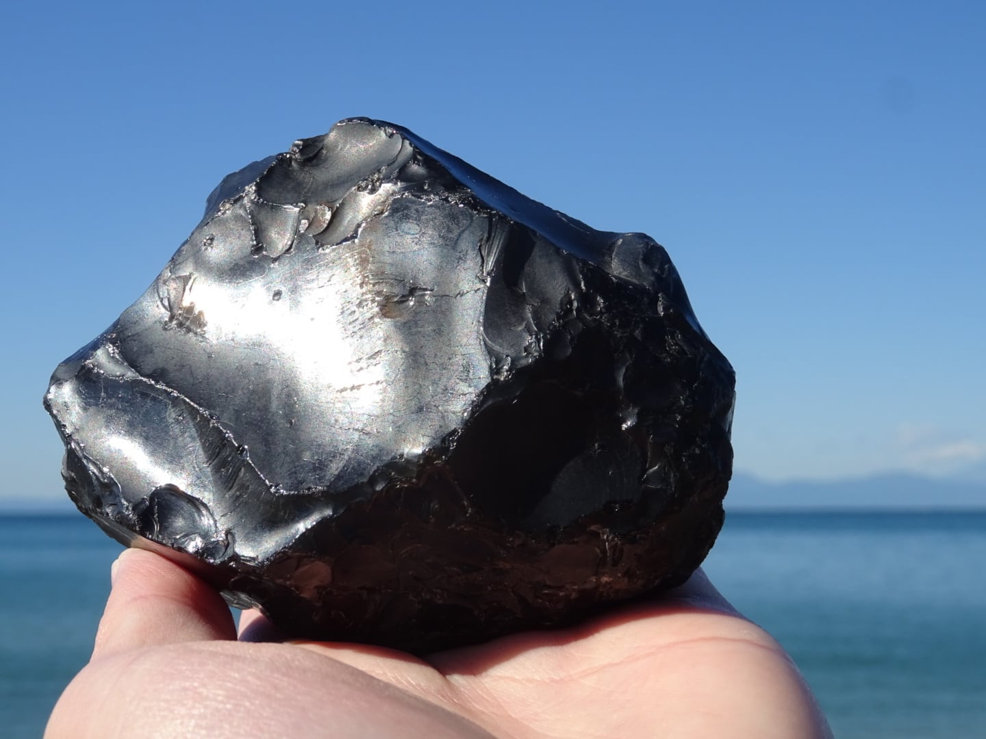 隠岐の島 Obsidian 】 黒曜石・原石 | 虹石屋