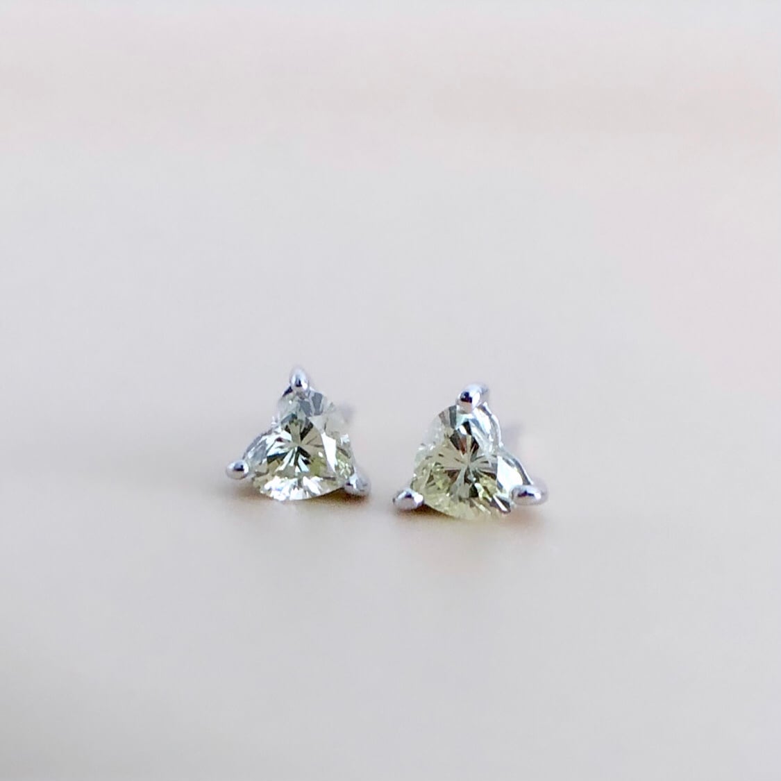 送無料 ハート ピアス 天然ダイヤモンド 1.00ct k18ホワイトゴールド