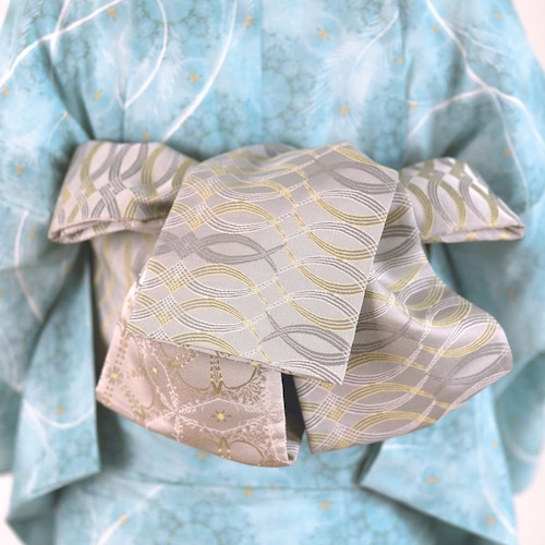 半幅帯　「表／花のワルツ　裏／四弦の調べ」　グレー×イエロー　　5-9kimono 2023