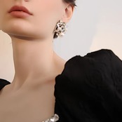 Crystal Pearl  Stud Pierce F0275