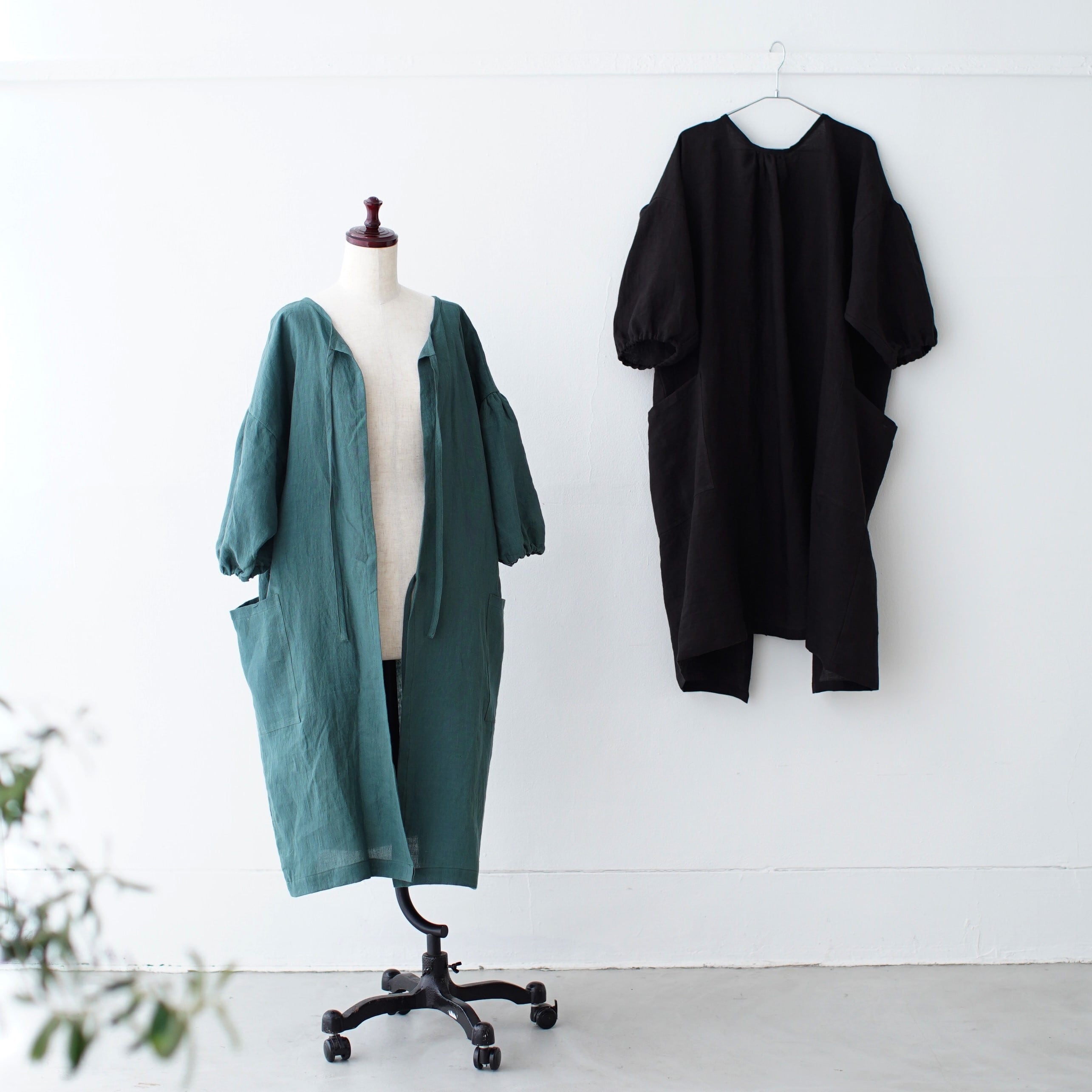 エプロンコート　apron coat / リネン　linen / forestgreen　フォレストグリーン