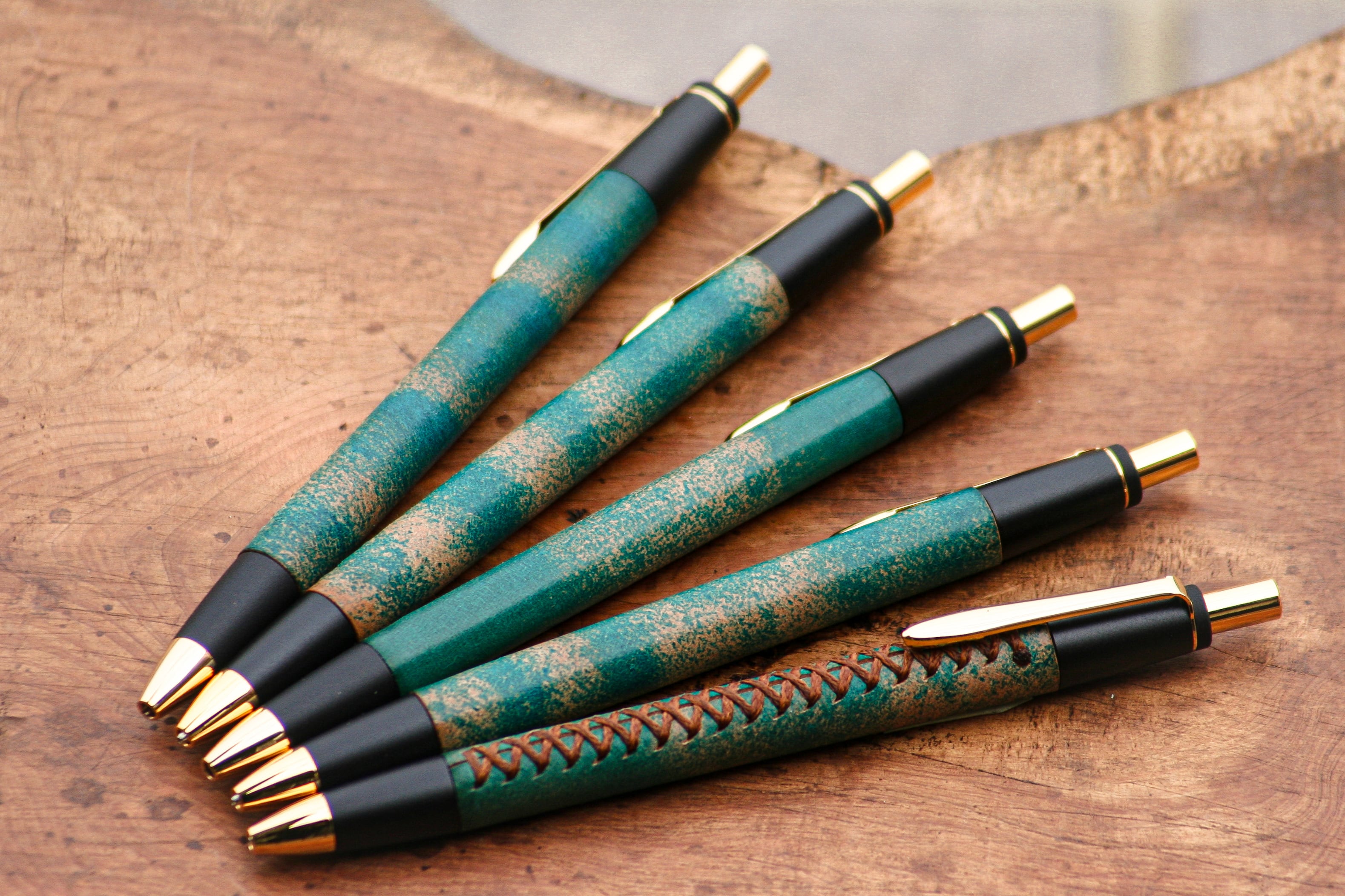 革軸ペン【 ROCADO シェルコードバン MARBLED (ターコイズ