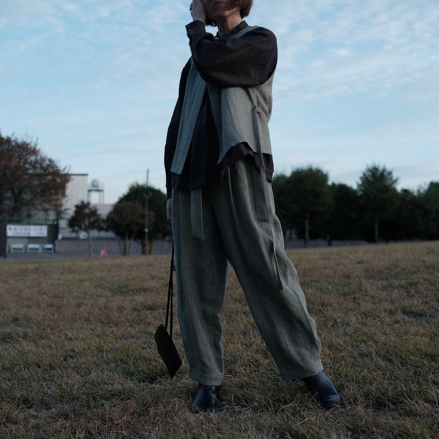 unisex egg pants A／herringbone linen〈gray×olive〉 | SALUÉ