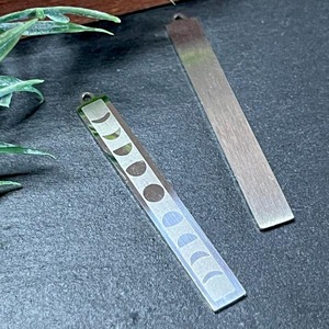 ステンレス月の満ち欠けプレートムーンチャーム/月/パーツ