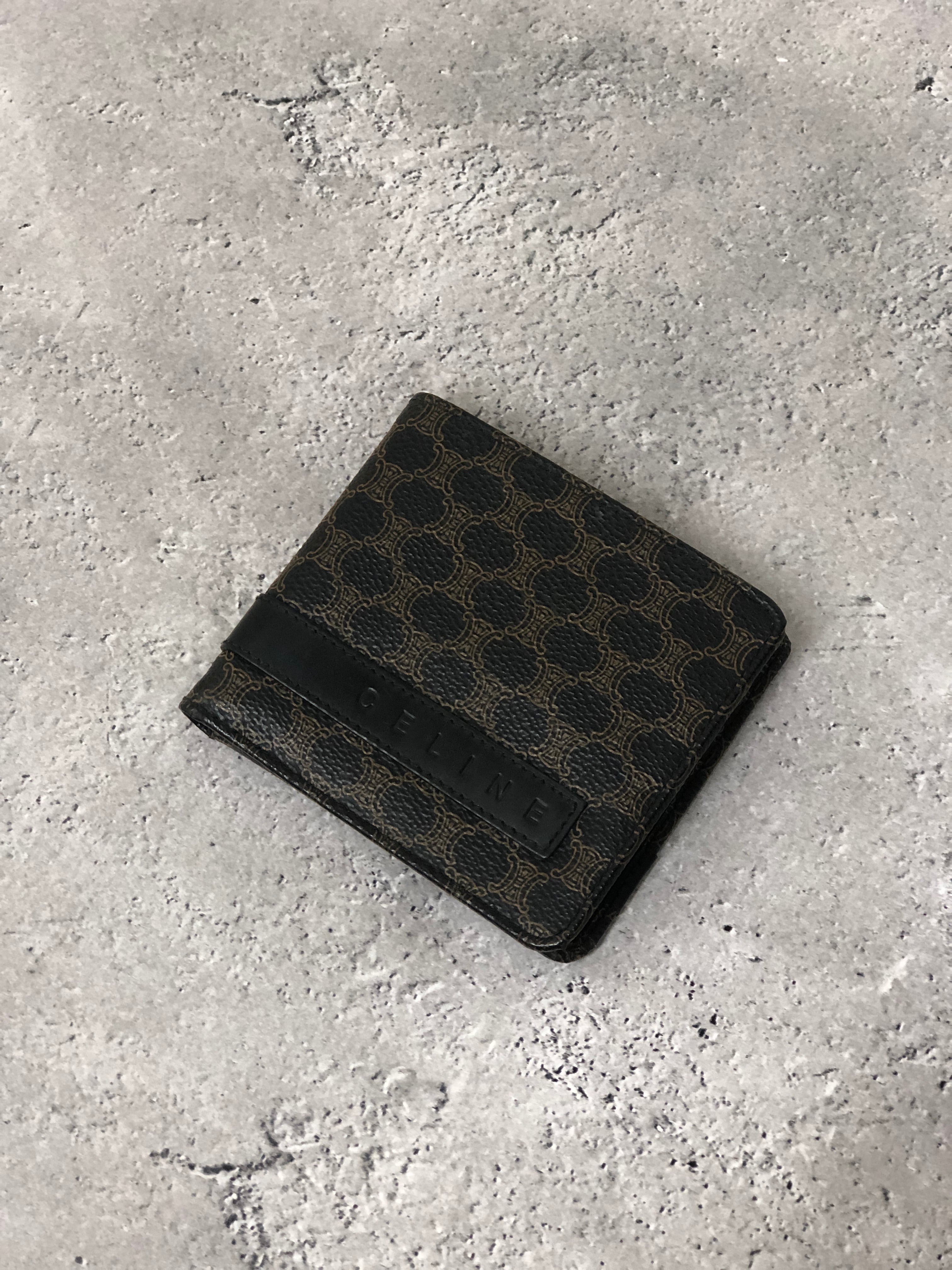 未使用✨　CELINE パリマカダム　デニム　折り財布　財布　札入れ　レザー Yahoo!オークション - 「セリーヌ マカダム デニム 財布」の落札相場