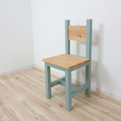Chair / ナチュラル×ピスタチオグリーン / チェアー / 背もたれ椅子 / 飾り台にも　【国産紀州材使用】