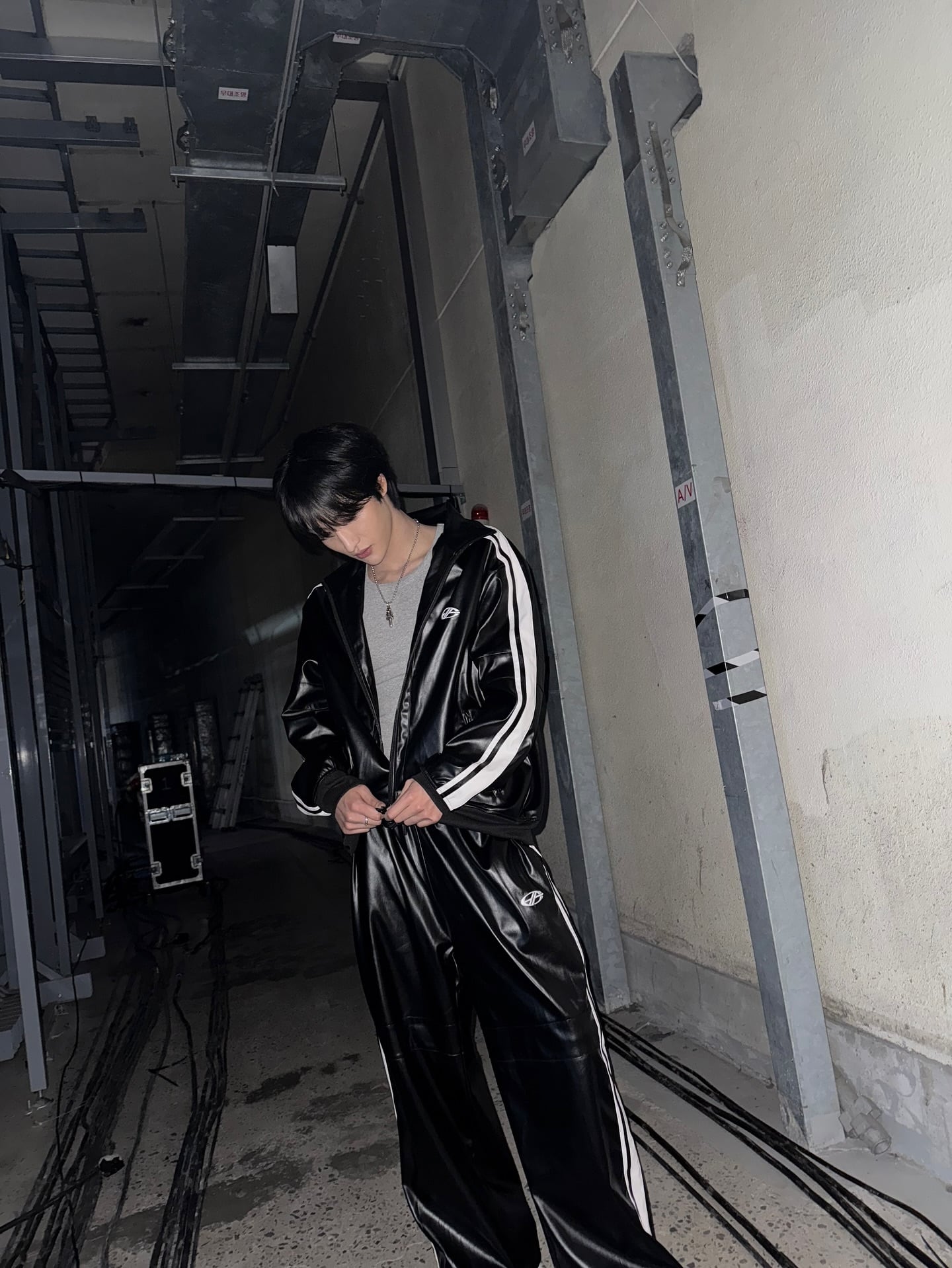 ☆ATEEZ ソンファ 着用！！【HYUNFIT】PU LEATHER TRACK JACKET | もごつ