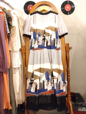 レトロな建築物柄アンティークワンピース/モダン風景夏生地国産古着洋服MADEINJAPANAntiqueVINTAGE
