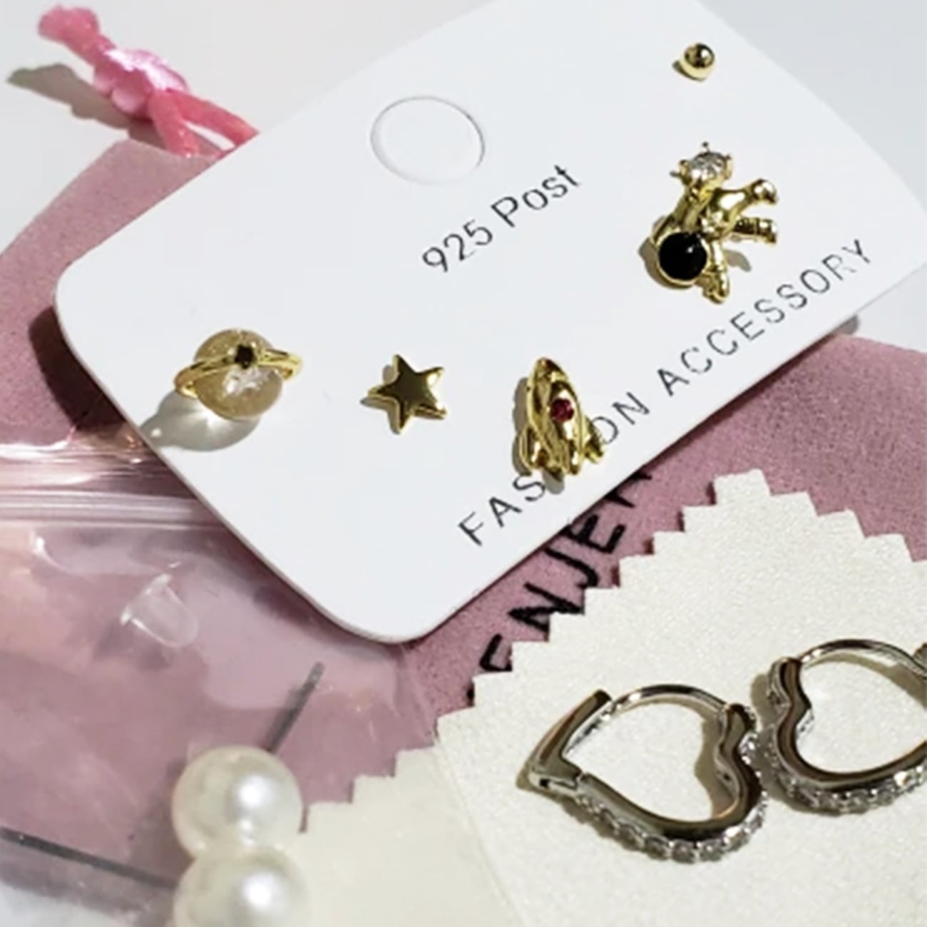 宇宙飛行士ピアス | space products