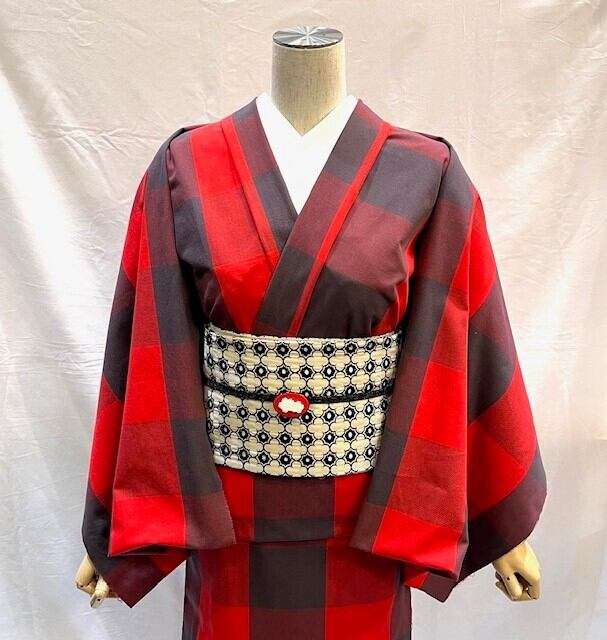 伊勢木綿 臼井織布 格子 黒 赤 チェック 着物 着尺 反物 伊勢木綿 格子 赤×黒＊着尺※価格据置 | yuwai