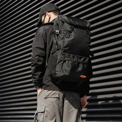 予約受付中リュックサック 大容量 2サイズ バックパック 大人 撥水 登山 キャンプ リュック メンズ レディース アウトドア 防水 防災 旅行 ナイロン バック スポーツ 軽量 たっぷり収納 丈夫