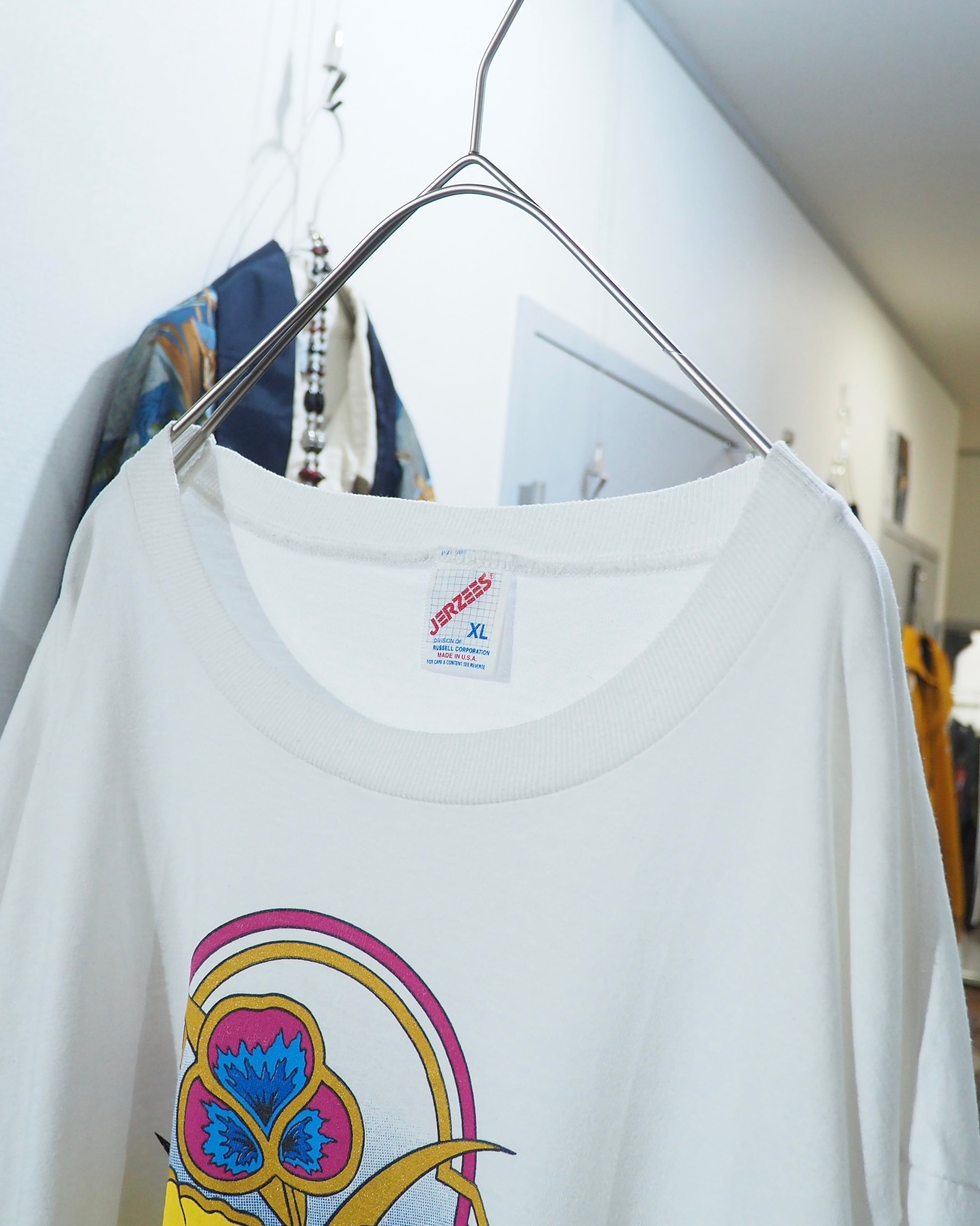 1990s ” 珍品 - Made in USA ” Beautiful Flower Double sided Printed vintage SS Tee