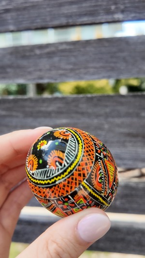 装飾用木製プィサンカ（イースターエッグ）with stand　コロミヤモデル