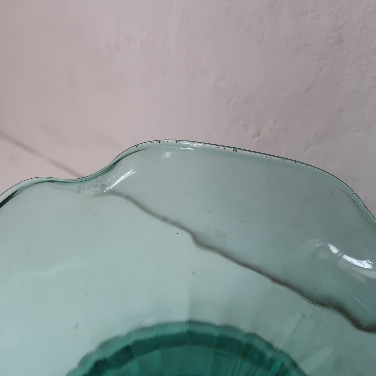 大きな水色の花瓶