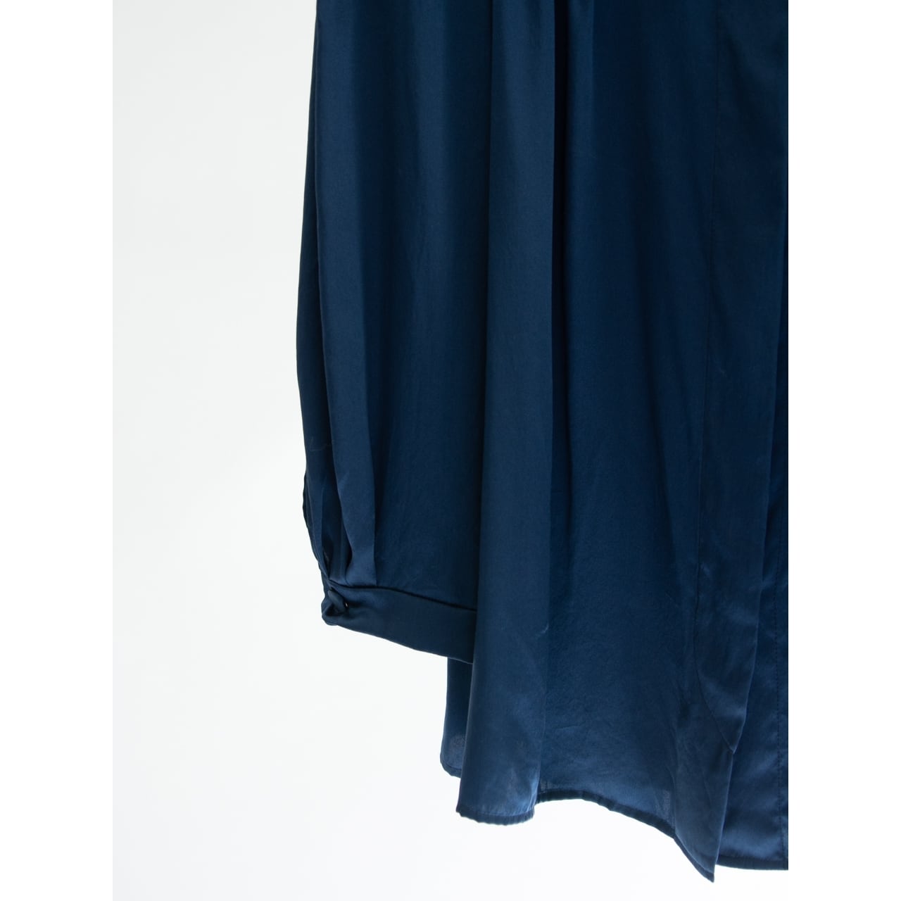 【agnes b.】Made in France 100% Silk Round Collar Blouse（アニエスべー フランス製ラウンドカラーシルクブラウス）