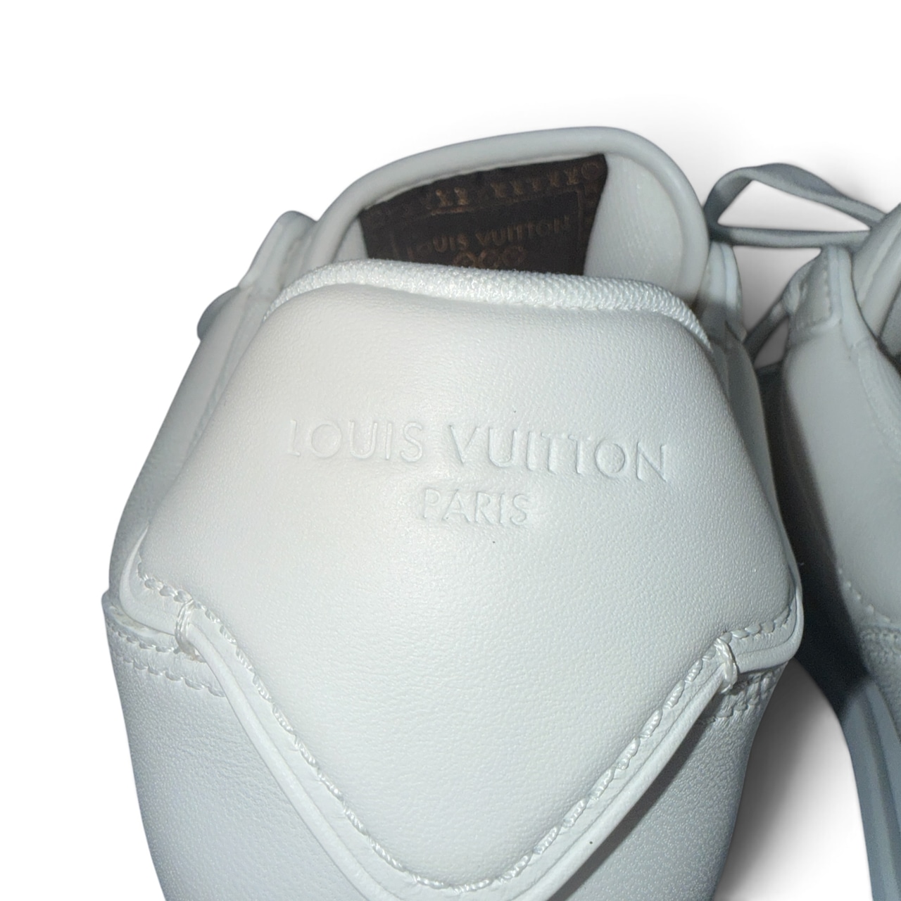 【LOUIS VUITTON】ルイ・ヴィトン "LV Buttersoft Leather" 25AW スニーカー