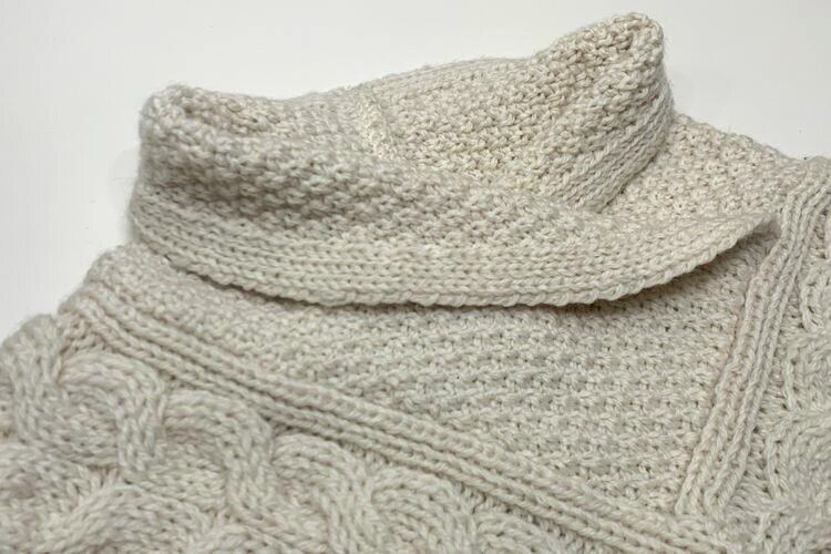 's Irish wool cable knit Poncho   GARYO